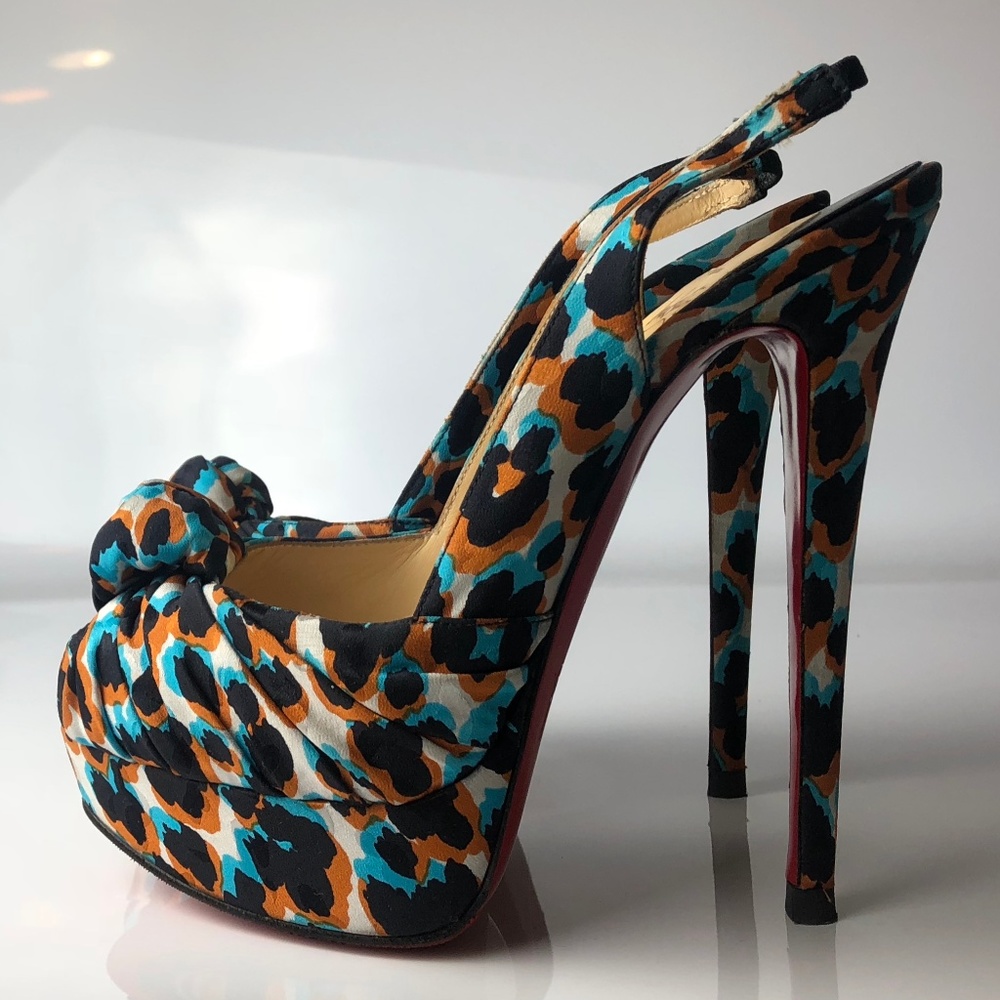 Christian Louboutin Jenny 150 Fabric Pumps 37